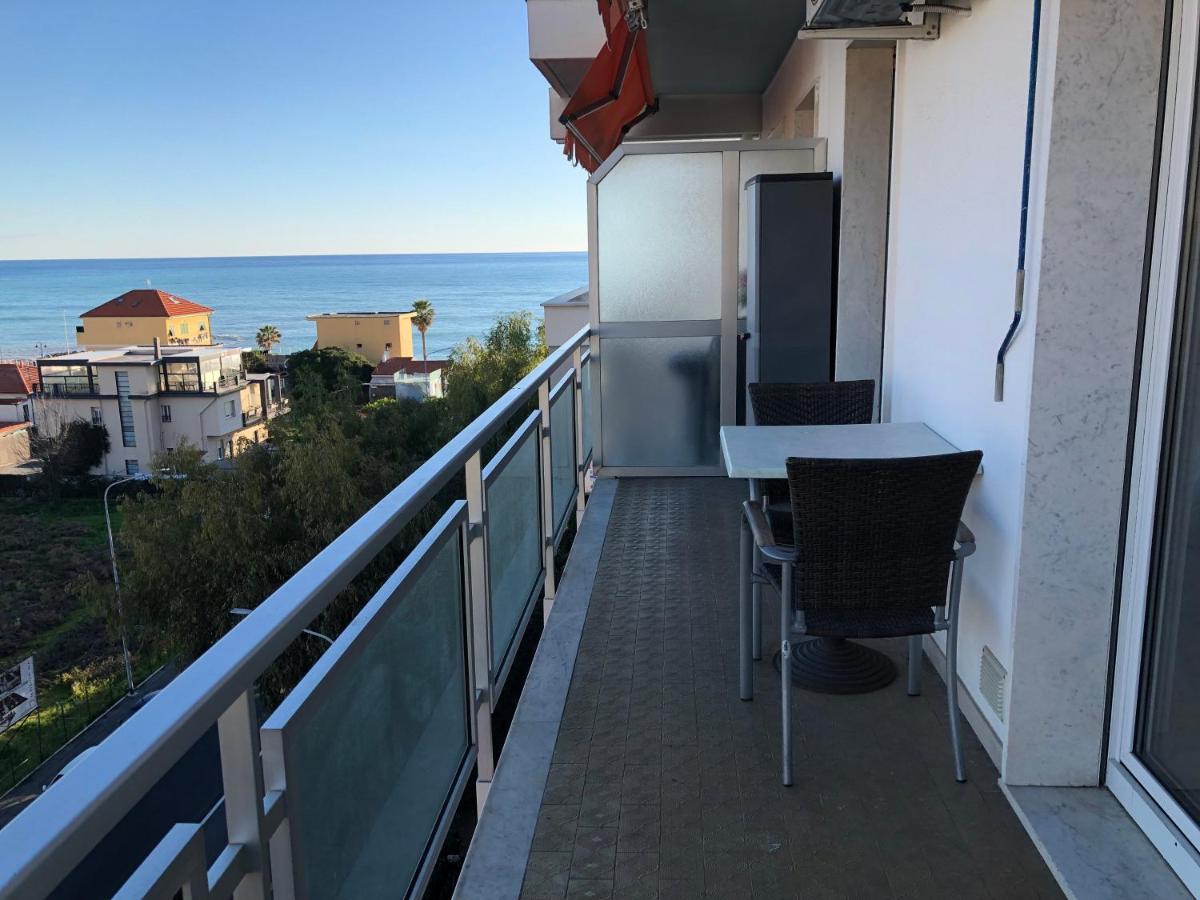 Attico Tacito Appartement Ventimiglia Buitenkant foto