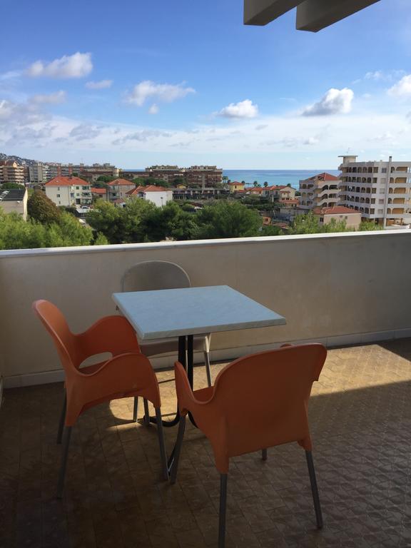 Attico Tacito Appartement Ventimiglia Buitenkant foto