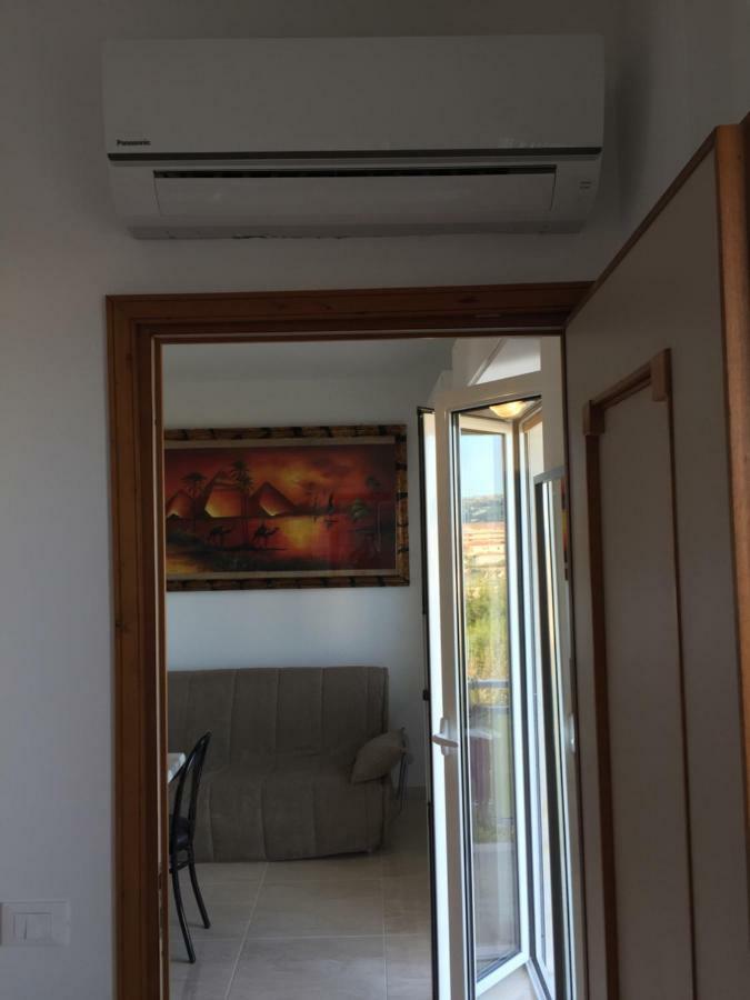 Attico Tacito Appartement Ventimiglia Buitenkant foto